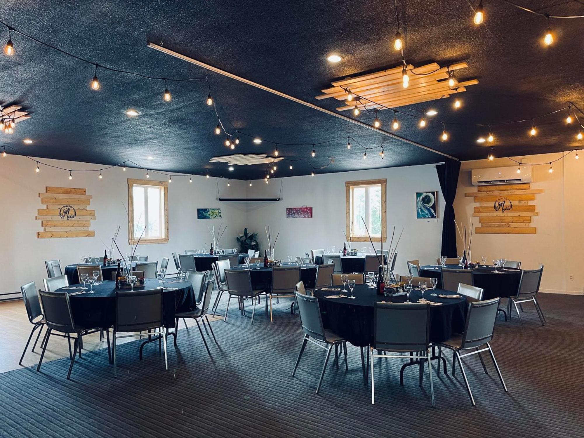 L'Isle-Verte Resto Pub Motel Le Madub מראה חיצוני תמונה